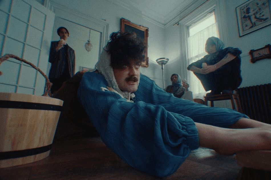 Model/Actriz - 'Cinderella' Banner