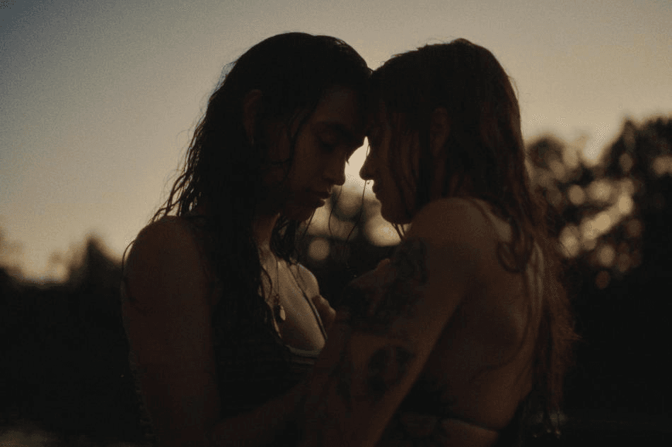 Rawayana, Bomba Estereo - 'Fogata' Banner