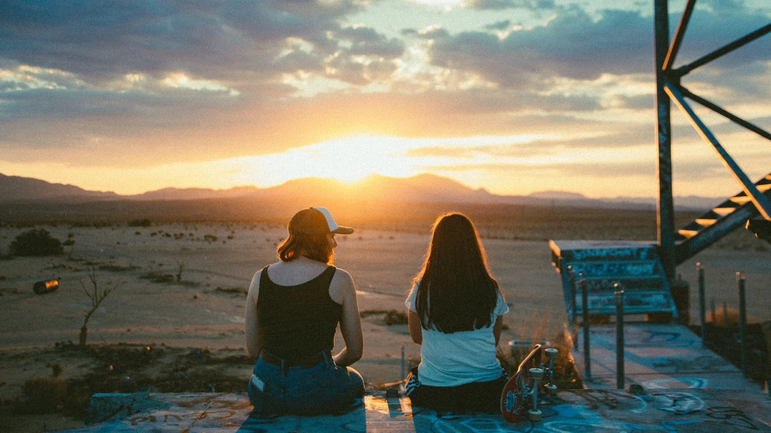 Behind the scenes 32