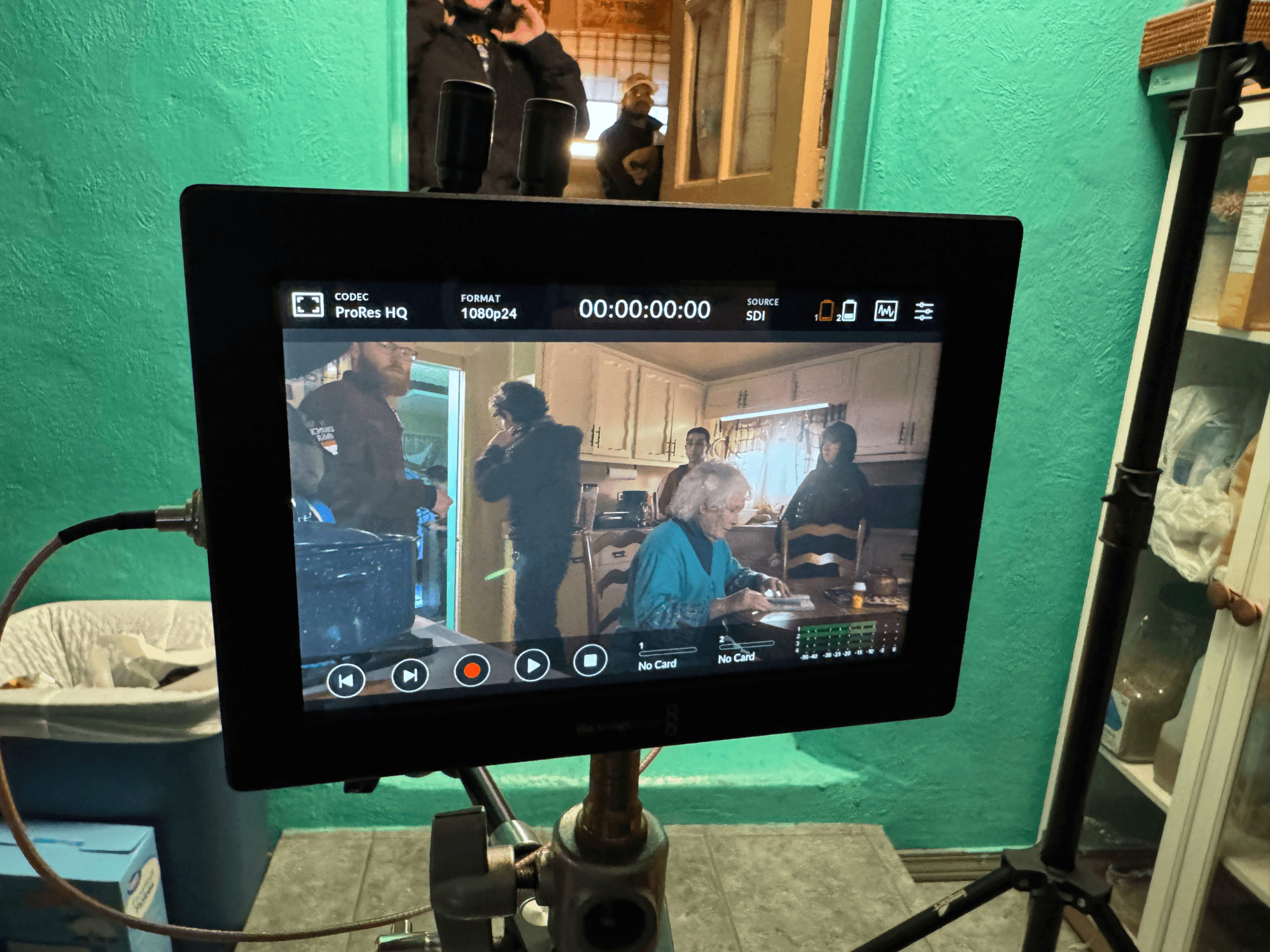 Behind the scenes 6